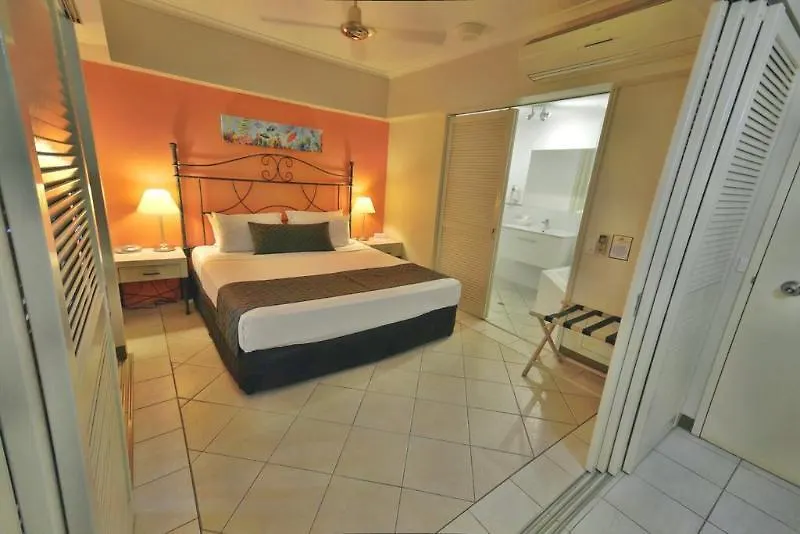 Le Cher Du Monde Adults Only Port Douglas Aparthotel