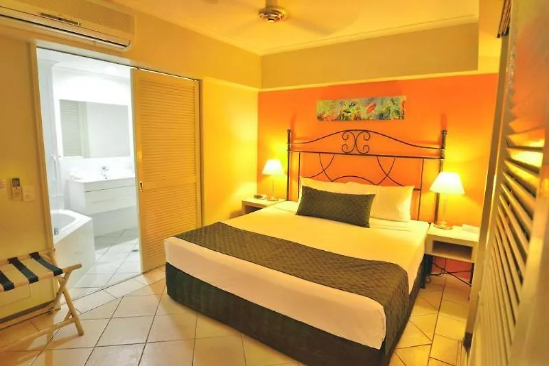Le Cher Du Monde Adults Only Port Douglas Aparthotel